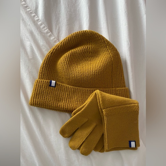 Kit and Ace Accessories - Kit and ace never worn Burbank cashmere toque and cozy merino gloves in mustard